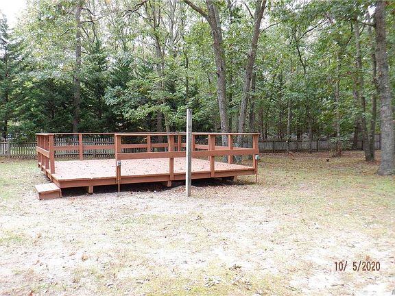 5th image of 16 Evergreen Ln