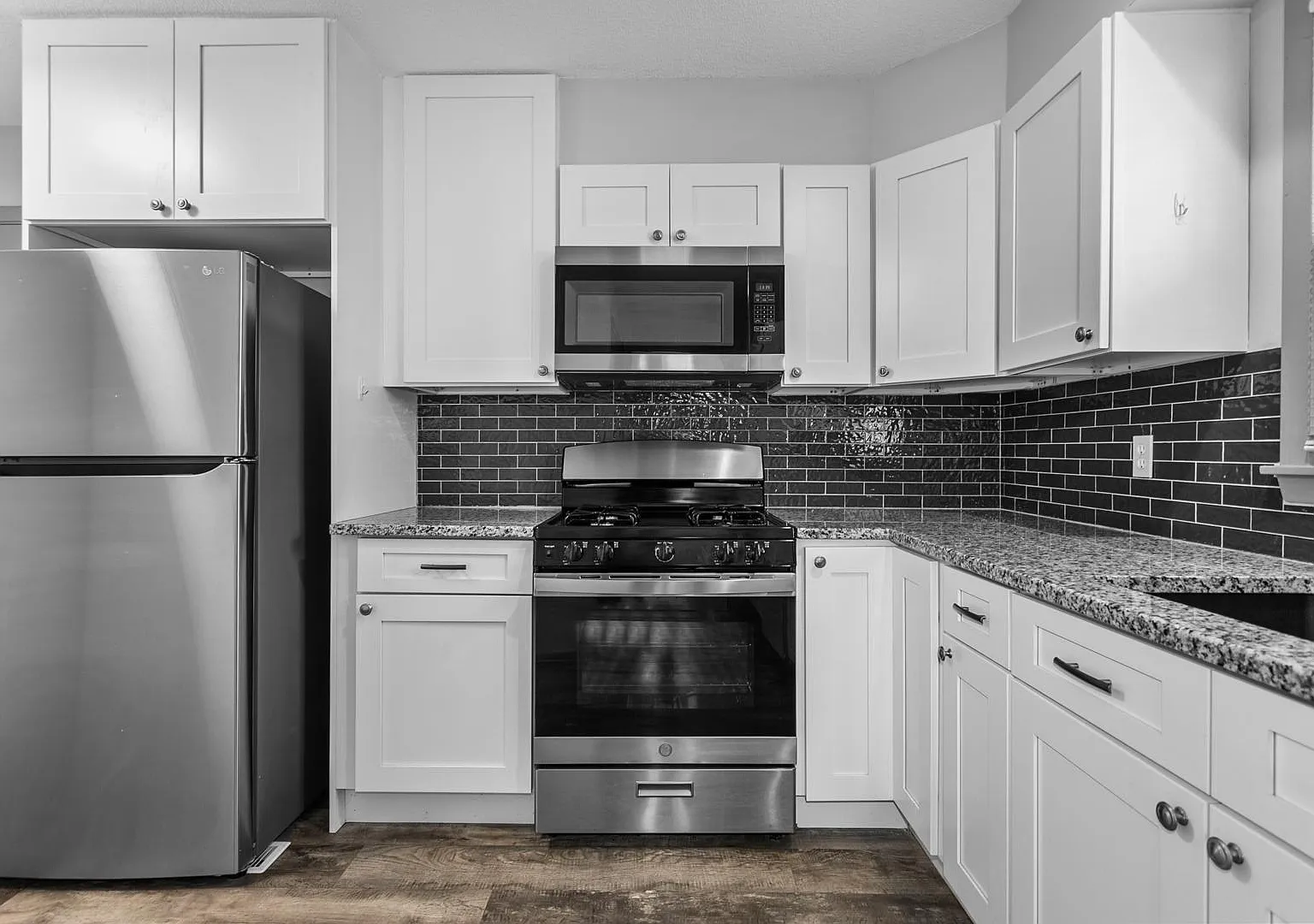4 bed, 1.5 bath, 1250 sqft, $1,950 — Photo 2