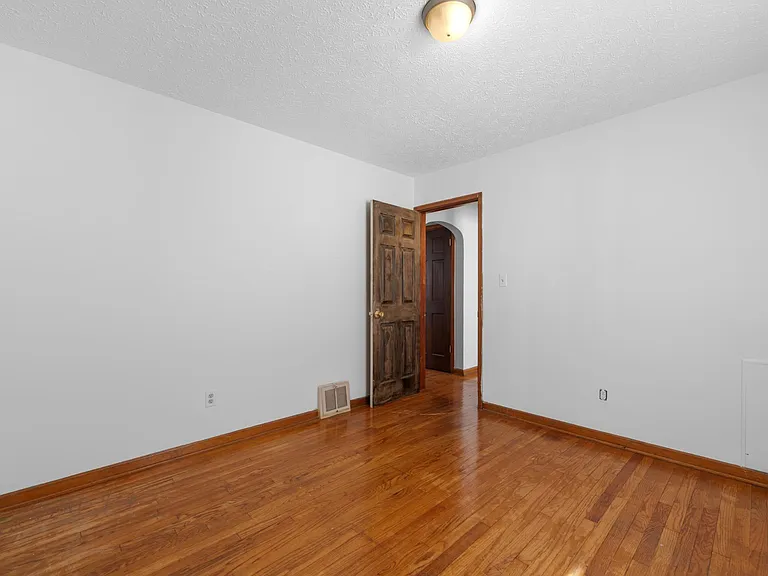 2883 Bremen St — Photo 13