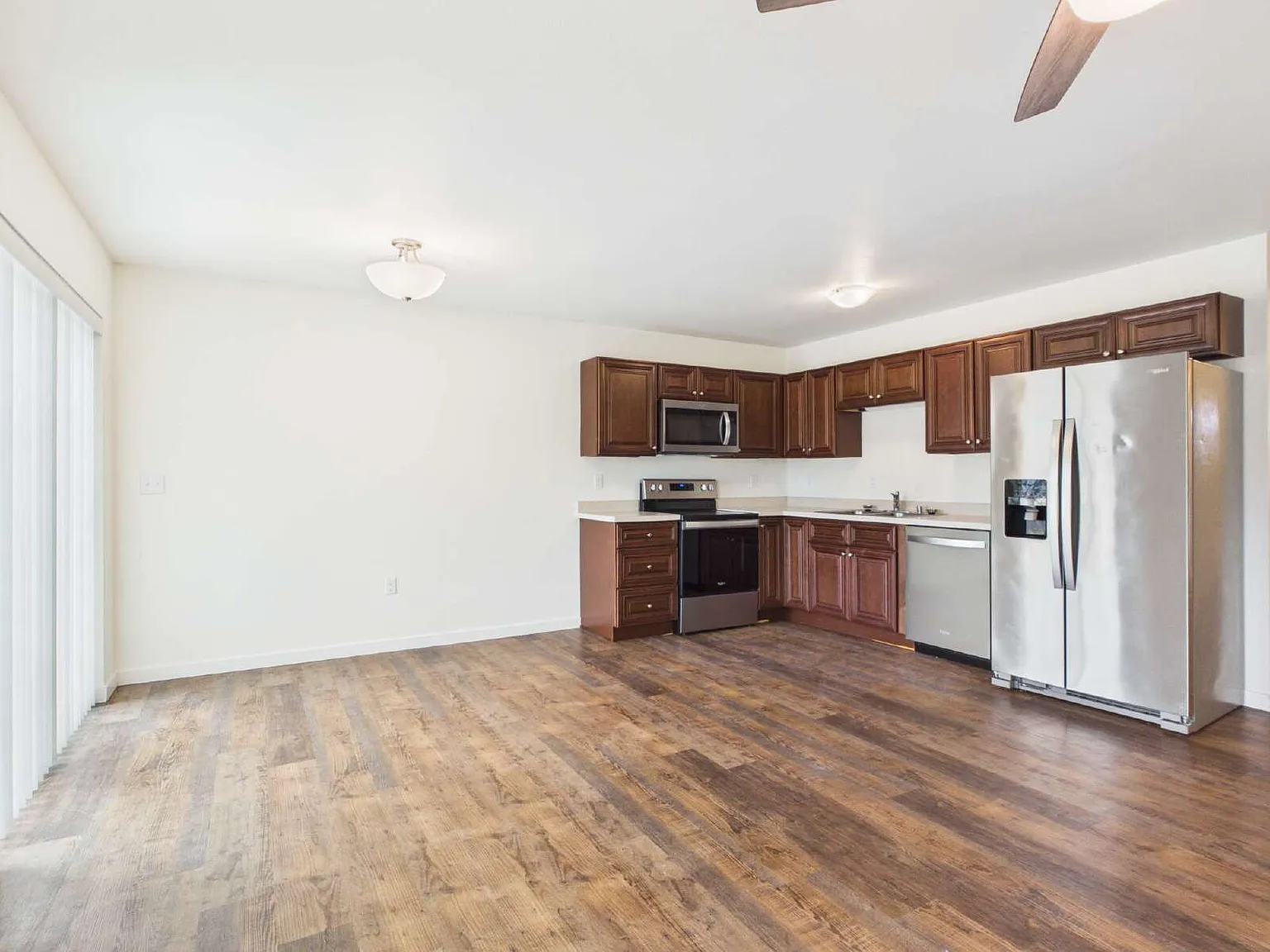 2 bed, 2.5 bath, 1024 sqft, $2,000 — Photo 1