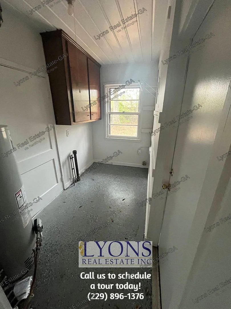 3 bed, 1.5 bath, $1,400 — Photo 4