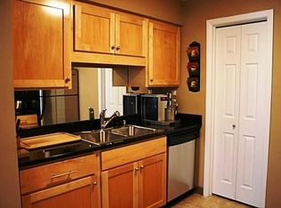 4153 Roanoke Rd APT 18, Kansas City, MO 64111