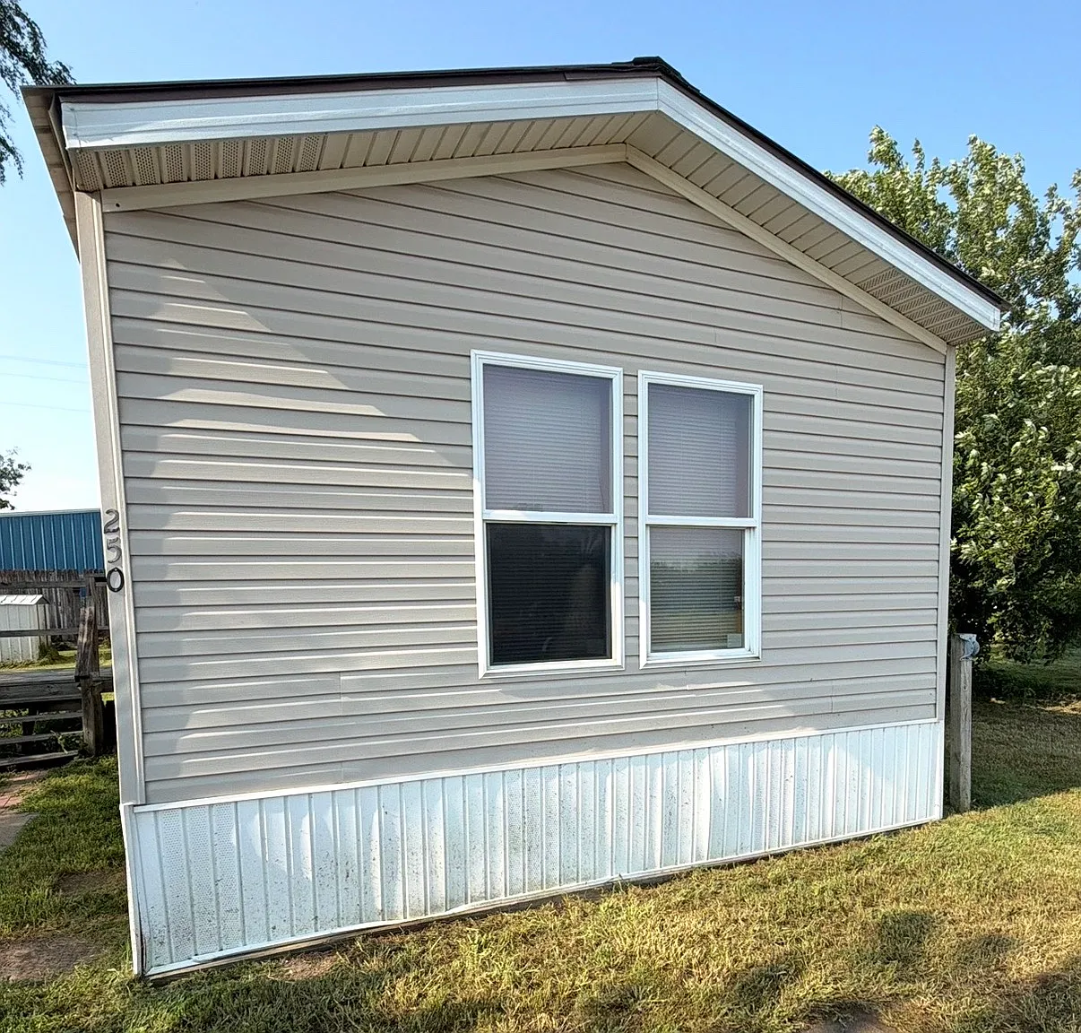 3 bed, 1216 sqft, $1,000 — Photo 1