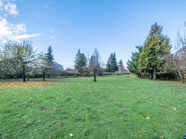 River 200937 Rd, Lebanon, OR 97355