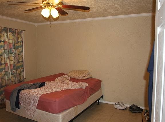 3rd image of 5800 Martin Creek Dr