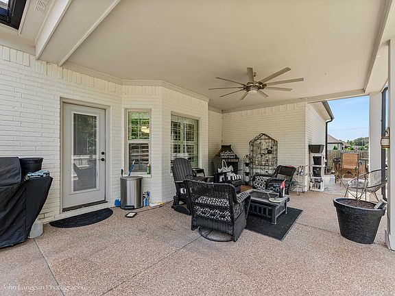 4th image of 10 Pine Valley Dr