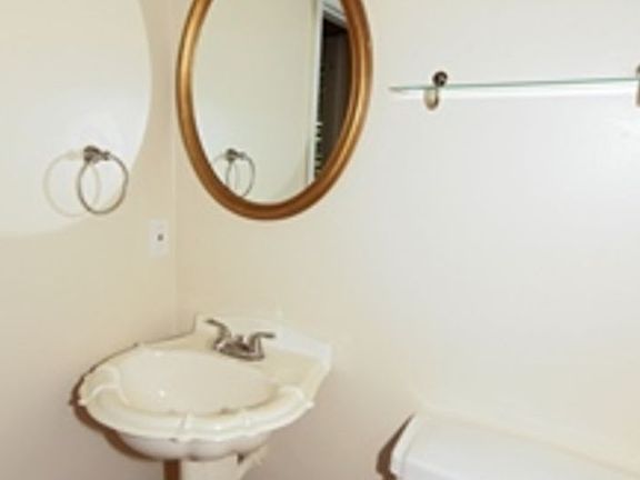 4th image of 3480 Pine Grove Dr