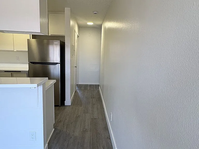 Woodman Apartments — Photo 11