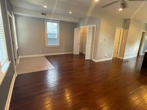 2nd image of 4958 W Argyle St #2