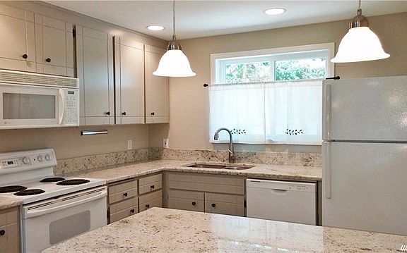 4th image of 3724 Harborcrest Ct NW