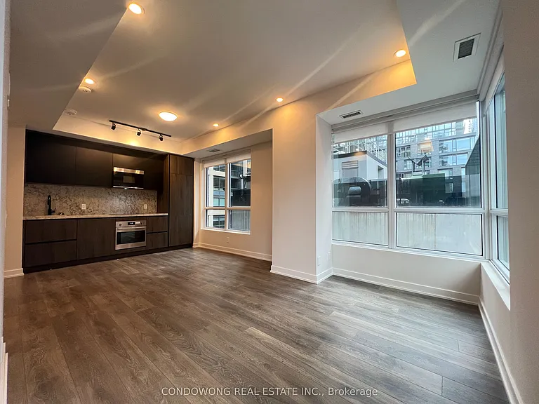 108 Peter St #816 — Photo 1