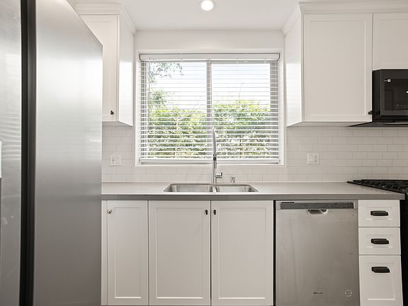 4th image of 8520 Whitworth Dr Unit 101