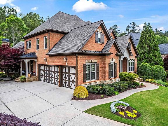 3rd image of 31 Brownson Ct