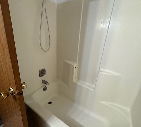 4th image of 1003 Avenue C #B