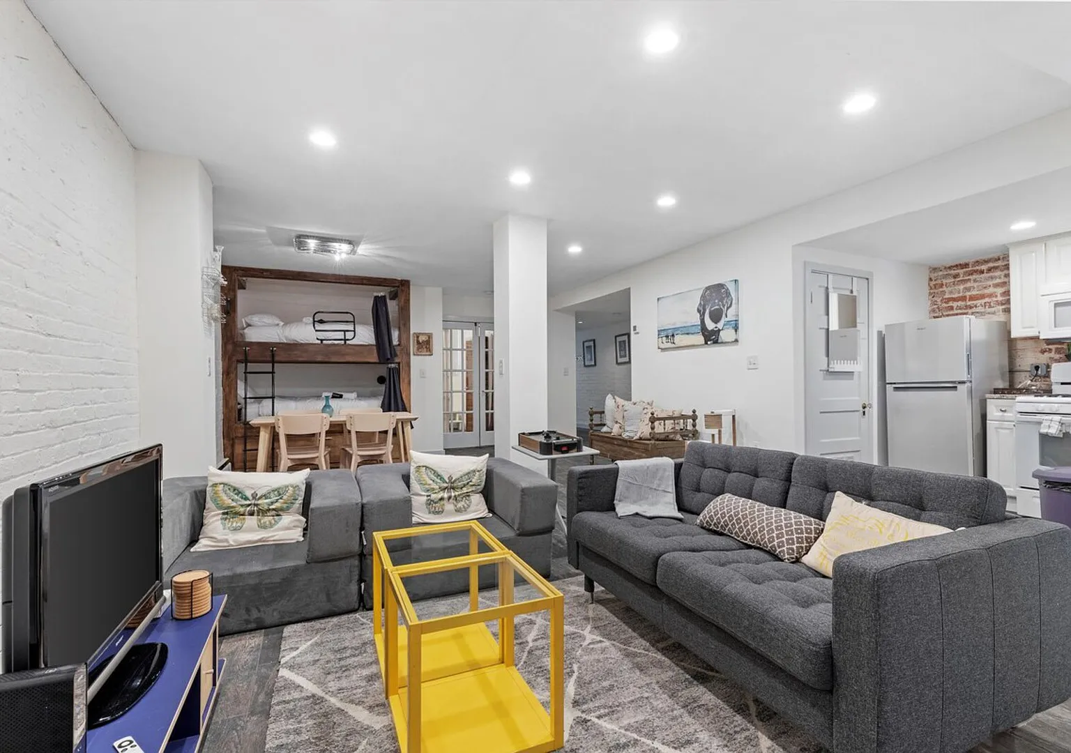 Cheery Flat in Adams Morgan - Mt Pleasant — Photo 1