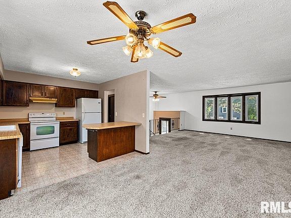 3rd image of 2220 W 49th St