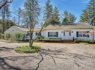 3 Brookville Rd, Glen Head, NY 11545