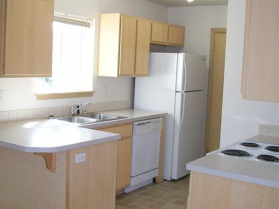 Nice Kitchen with all apliances