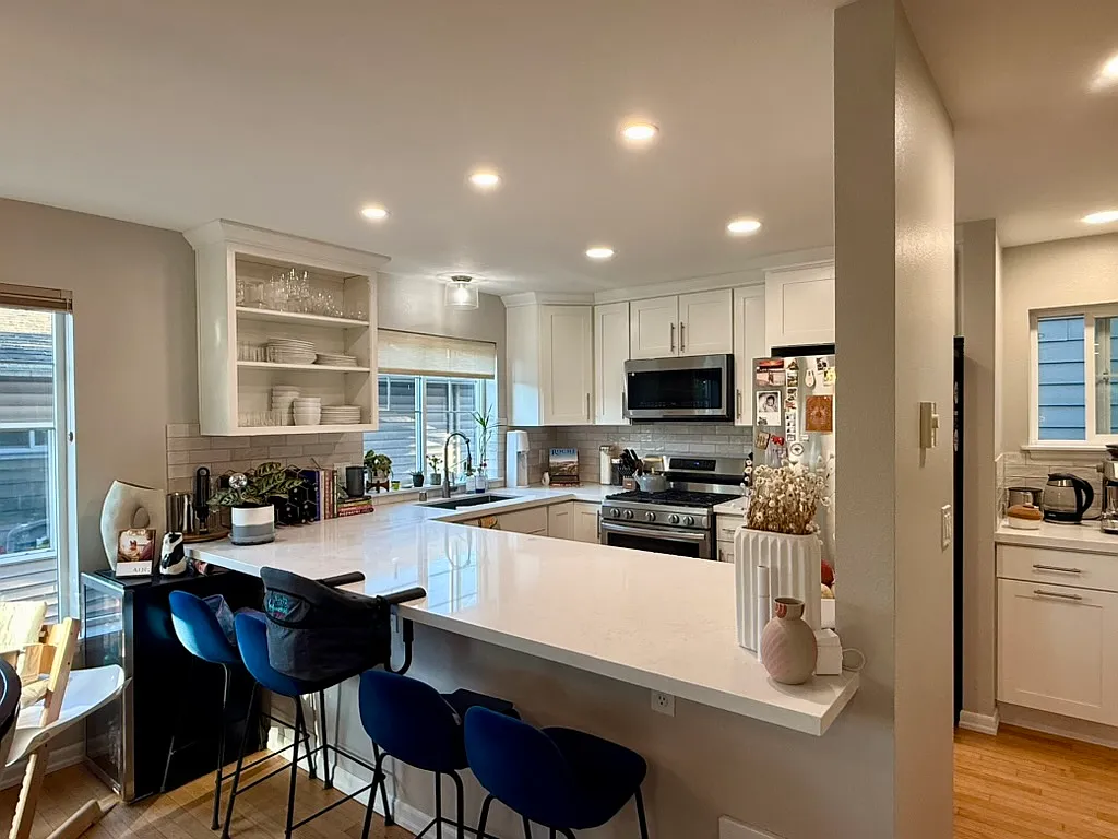 3 bed, 1410 sqft, $3,550 — Photo 2