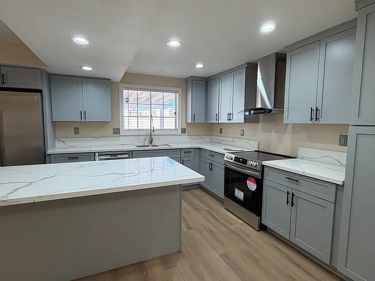 7477 Ullom Dr — Photo 12