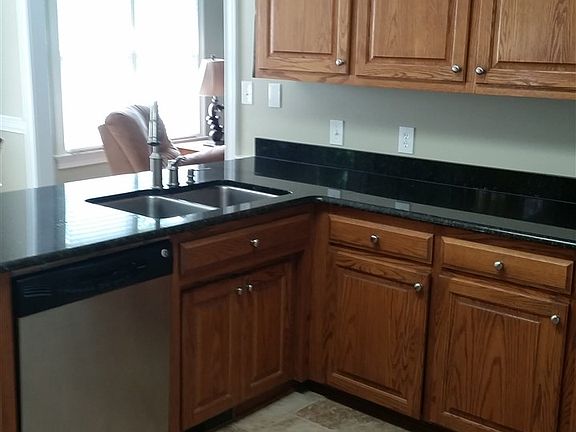 4th image of 285 River Falls Dr