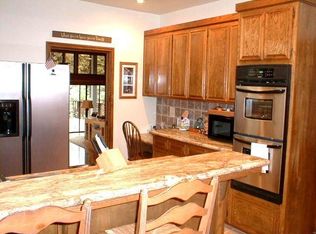 1014 Meadow Dr, Arnold, CA