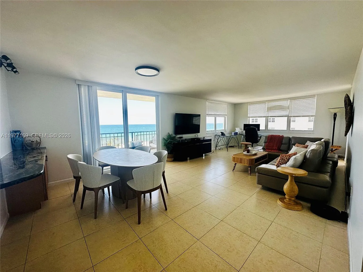 1501 S Ocean Dr — Photo 2