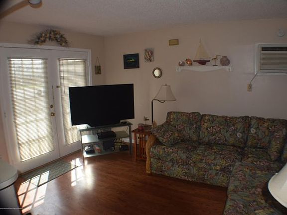 5th image of 202 Lincoln Ave #A1
