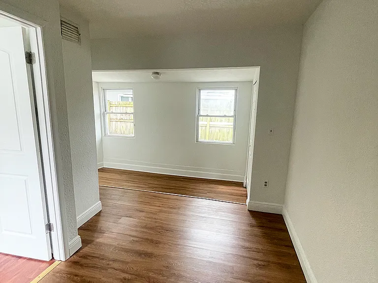 2154 Henry St NE — Photo 7