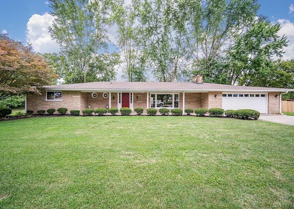 1st image of 741 Fairview Dr