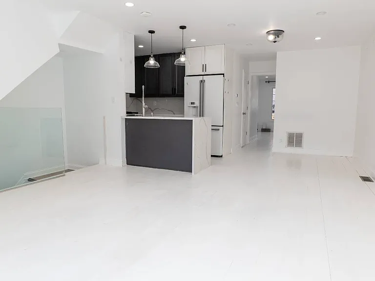 427 Pulaski St #1 — Photo 25
