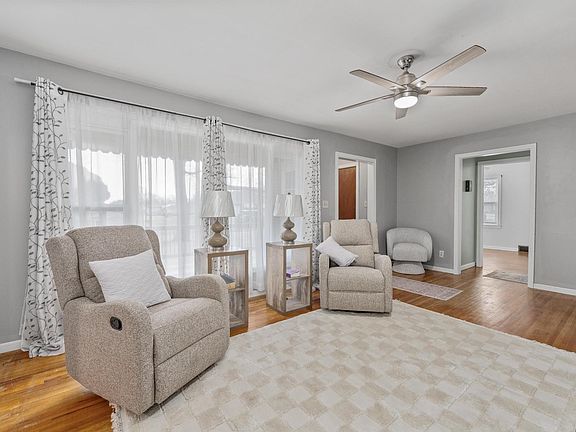 5th image of 2719 N Athenian Ave
