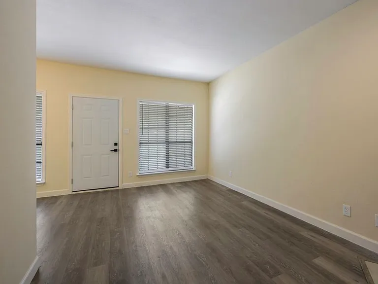 4623 Gaston Ave #7 — Photo 6