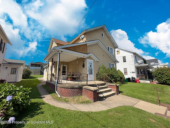 4th image of 729 Lincoln St
