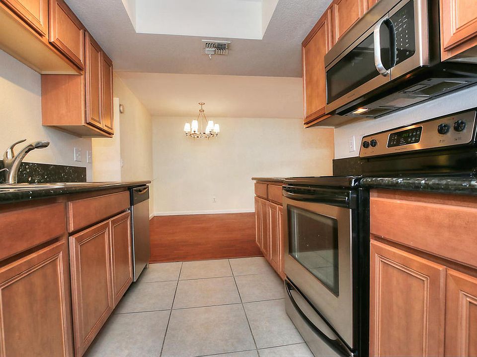 1st image of 740 W Elm St Unit 217