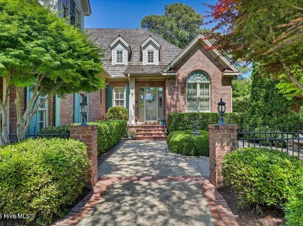 853 Gull Point Road, Wilmington, NC 28405
