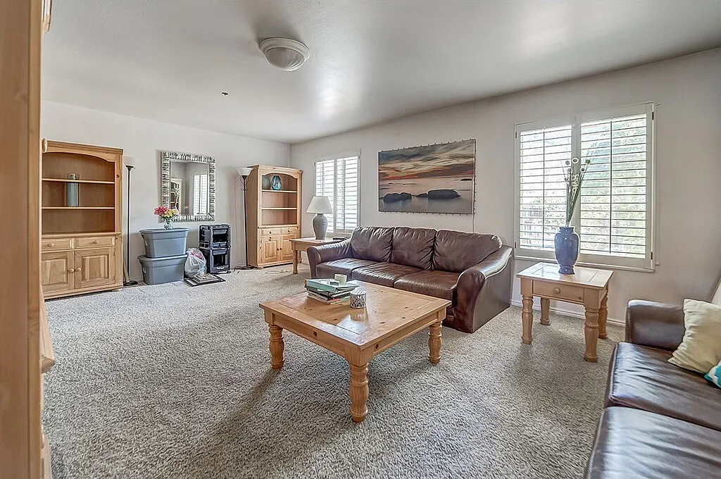 4 bed, 1.5 bath, 1256 sqft, $599 — Photo 3
