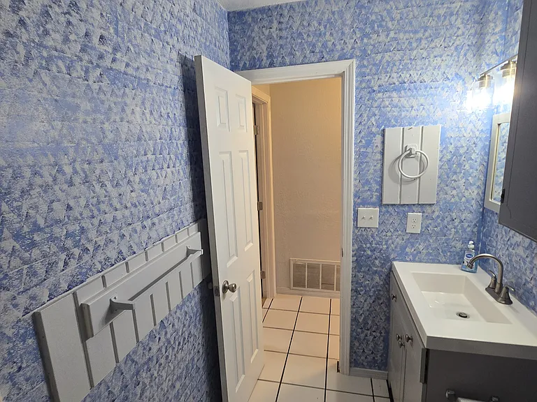 923 Bremen Ave #B — Photo 8