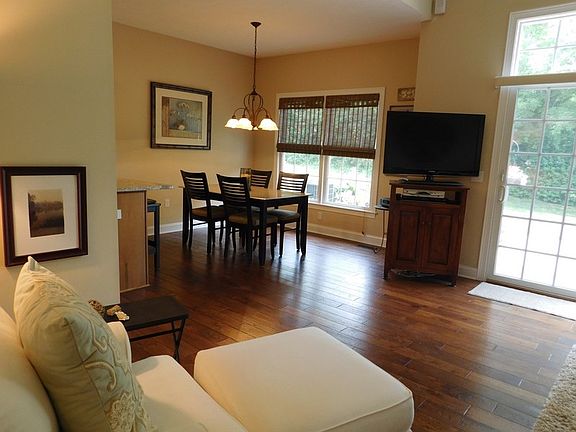 5th image of 107 Stonecreek Dr