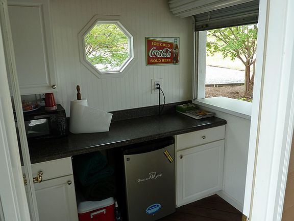4th image of 24 Compass Cove Cir