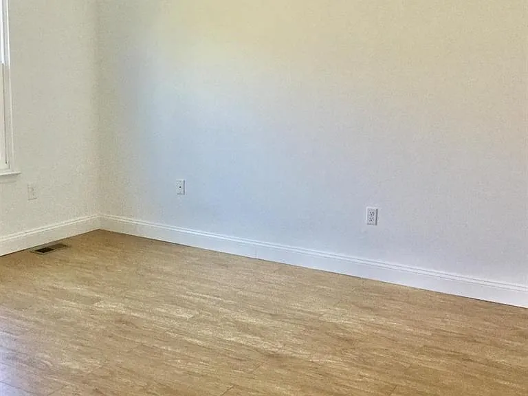 682 Darlington Dr — Photo 13