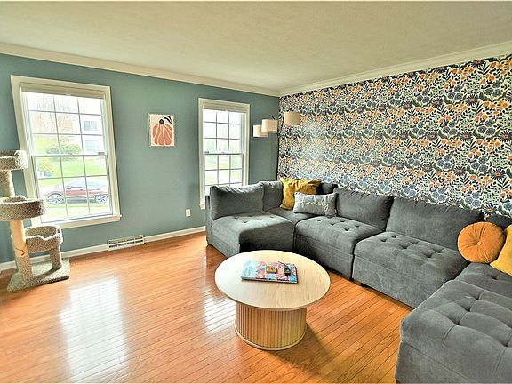 3rd image of 303 Scarlet Peak Ct