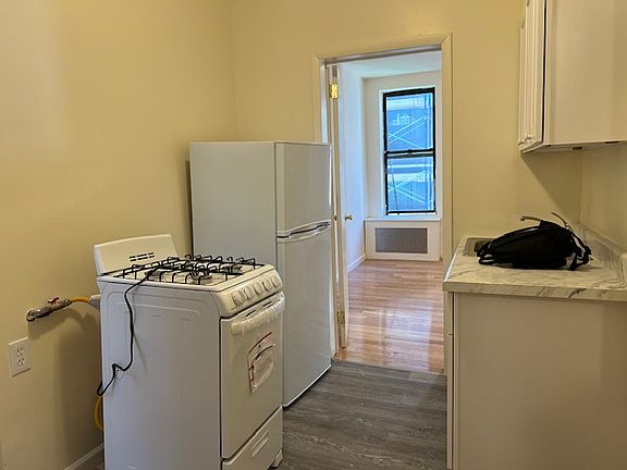 4th image of 172 E 85th St APT 17