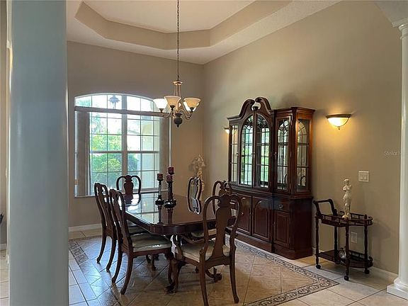 3rd image of 121 Fenimore Ln