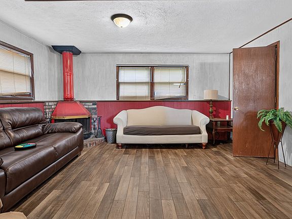 5th image of 112 Sandra Ln