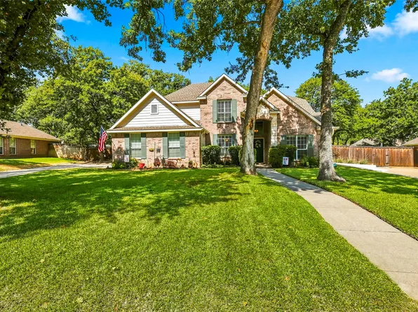 1565 Flying Jib Dr, Azle, TX 76020