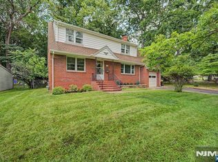 27 Oswego Avenue, Oakland, NJ 07436
