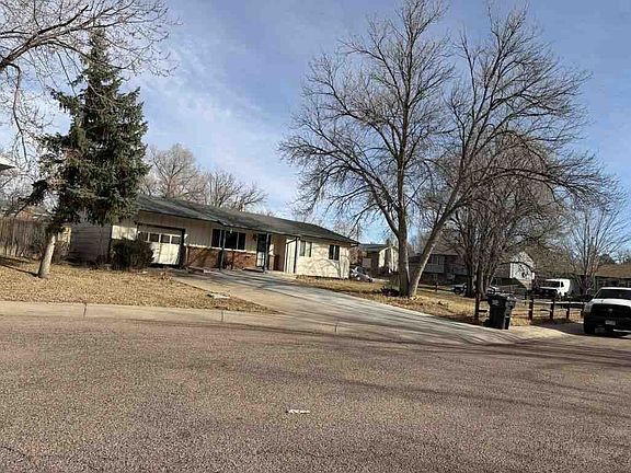 3rd image of 6740 Fielding Cir