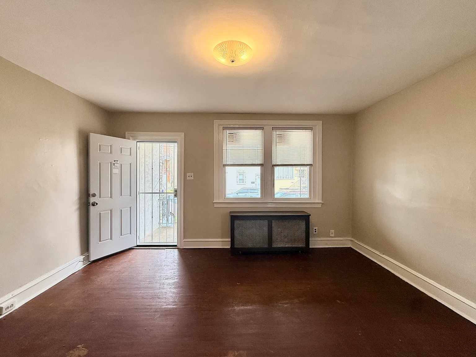 2 bed, 750 sqft, $1,295 — Photo 1