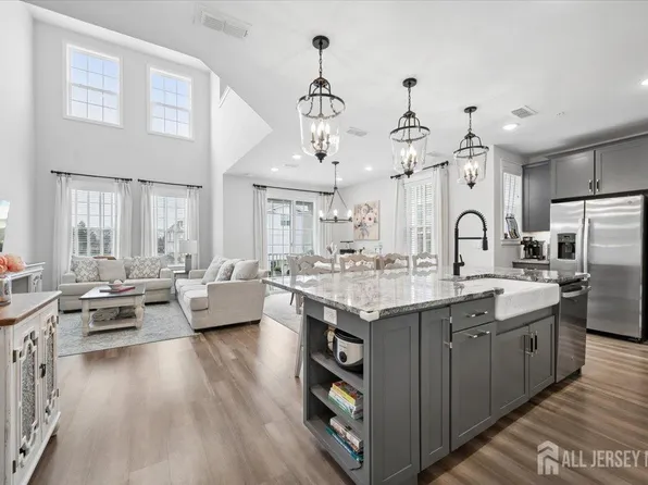 24 Depot Way, Dunellen, NJ 08812